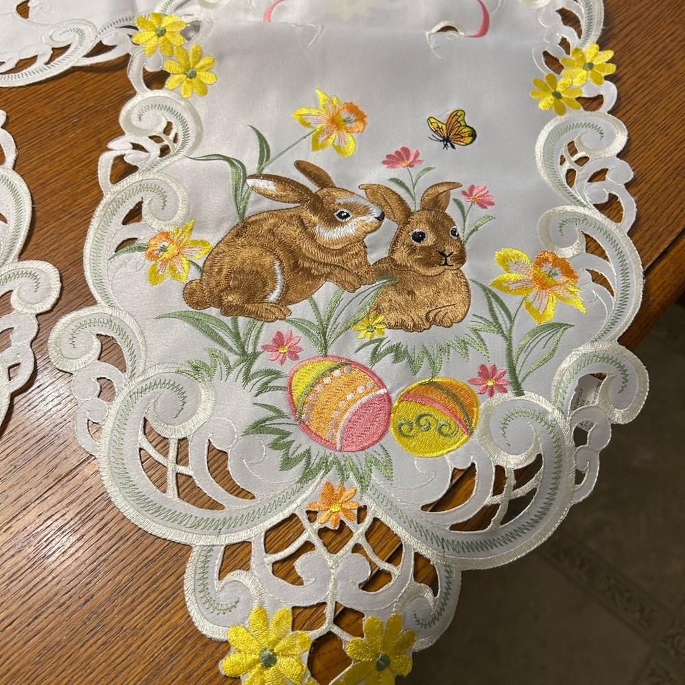 Easter Bunny Embroidered Cloth Table Runner - White and Brown NWOT - Picture 7 of 10